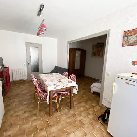 Studio En Rez-De-Chaussee Tout Equipe Jullianges Exteriör bild